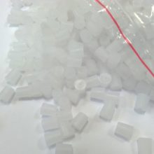 Odstępniki plastikowe